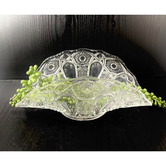 LE Smith Quintec Clear Glass Folded Banana Dish ~ Hobstar Button Cane - Picture 1 of 5